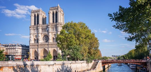 Notre-Dame de Paris, blessée mais éternelle